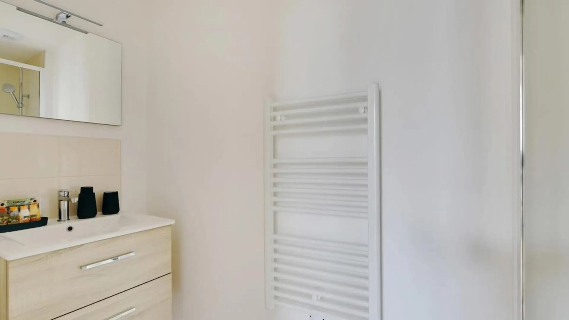 Flexliving - Whole Flat - Fessart Apartment Paris 0*,  France